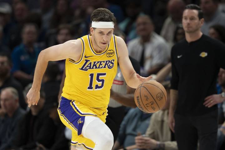 Deadspin | Lakers G Austin Reaves (groin) probable to return vs. Hornets