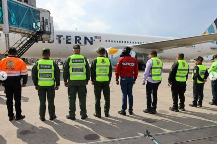 Llegan a Venezuela 166 migrantes deportados de EEUU: 12 mujeres y 154 hombres