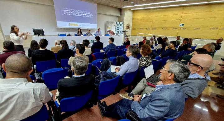 La Cooperativa Ganadera de las Marismas de Hinojos en Doñana comparte su modelo de gestión sostenible en unas jornadas del MITECO en Murcia