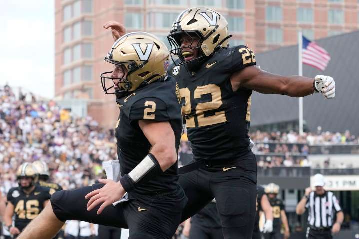 How to watch college football free live stream today: No. 9 Vanderbilt Commodores vs. No. 20 Texas Longhorns