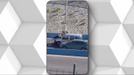 Un transportista recorre varios metros agarrado al capó tras ser atropellado por una furgoneta en la autovía de Algeciras