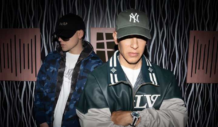 ¿Daddy Yankee es fan de la lucha mexicana? El reguetonero se rinde a dos superestrellas aztecas en sesión con bzrp