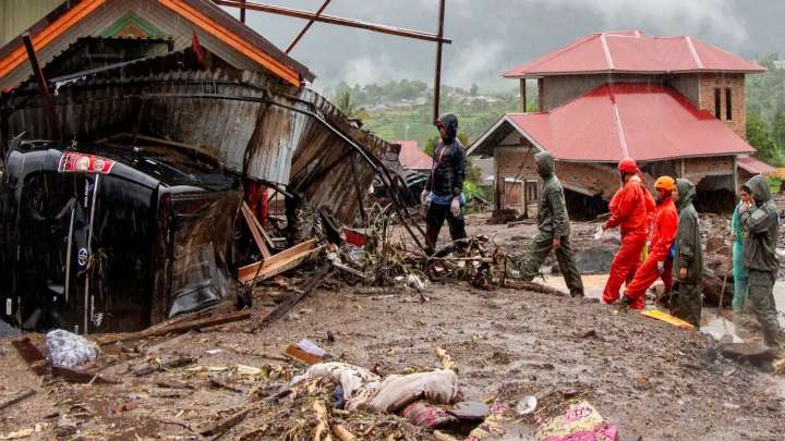 Devastadoras inundaciones dejan unos 600 muertos en Asia