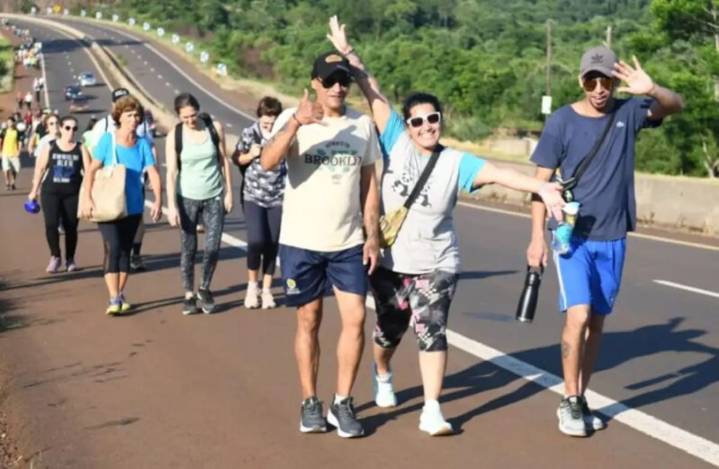 Enojo en Misiones. Vialidad cobró $560.000 a la Iglesia por usar la banquina de una ruta en una tradicional peregrinación