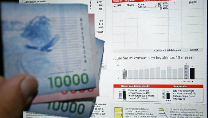 CNE ratifica reducción de las tarifas de la luz a partir de 2026: se concretará una baja promedio nacional de 2,02%