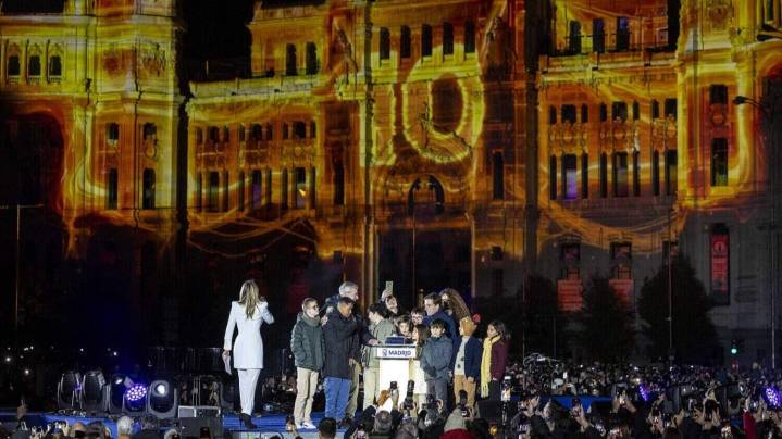 Madrid enciende la Navidad con un espectáculo multitudinario y un alumbrado de más de 13 millones de luces