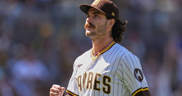 Blue Jays, free-agent pitcher Cease agree to $210 million, 7