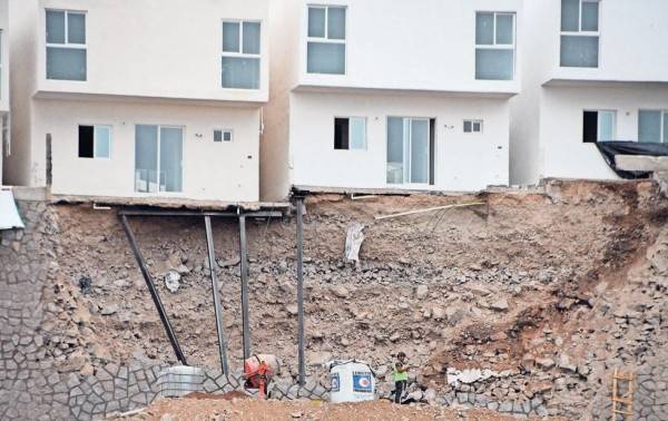 'Apoyaremos a vecinos de Monte Xenit hasta que se arregle su caso'