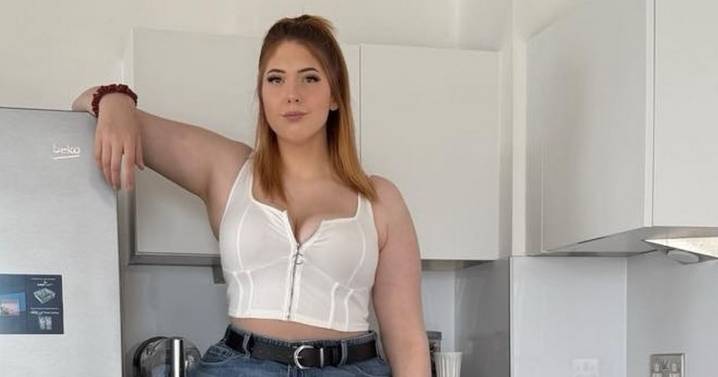 'I'm only single due to my extraordinary height – men refuse to be seen with me'
