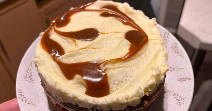 We tried 'delightful' new £4.25 cake loved by M&S shoppers