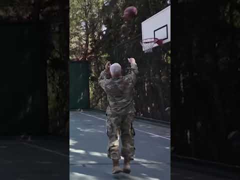 Syrian President Al-Sharaa Shoots Hoops with US Military Ahead of Trump Meeting #shorts