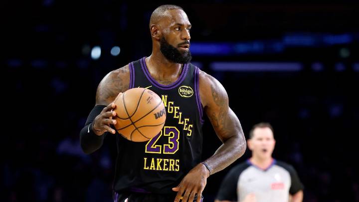 LeBron James out vs. Pelicans in opener of Lakers' back