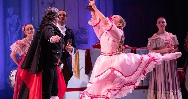 Giving Tree Lighting, Kentucky Ballet Theatre 'Nutcracker' coming to Center December 2