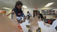 'It feels great to give' | Macon church steps in to deliver to Meals on Wheels recipients for Thanksgiving