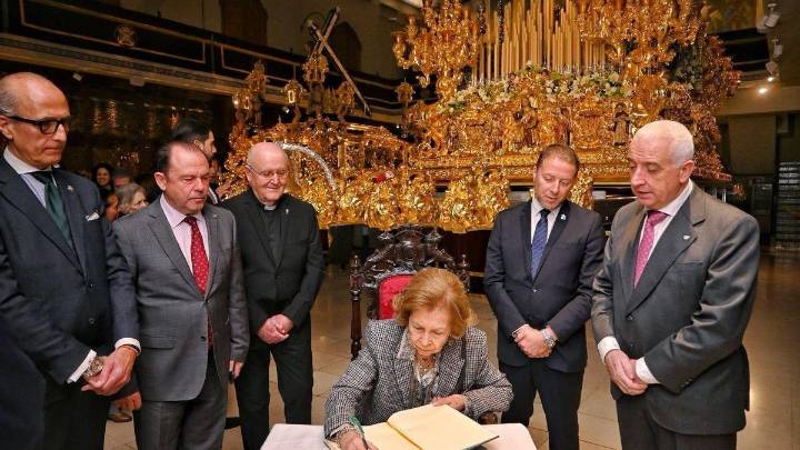 La Reina Sofía acepta ser camarera de honor de la Virgen de la Esperanza