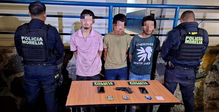 Tres detenidos tras robo con violencia en Morelia; usaron réplica de arma de fuego