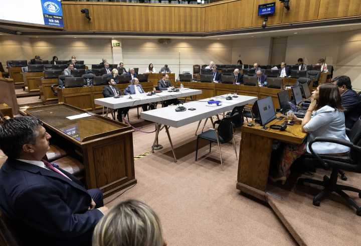 Senado destituye al ministro Antonio Ulloa por notable abandono de deberes