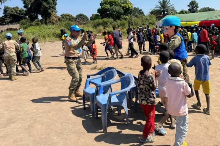 Cascos azules peruanos participaron en acción cívica en África Central