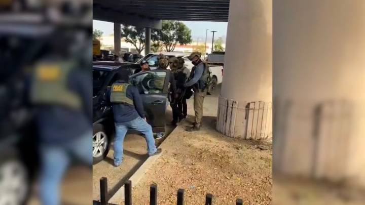 La preocupación de una madre tras la detención de su hijo y su nieta de un año por parte del ICE