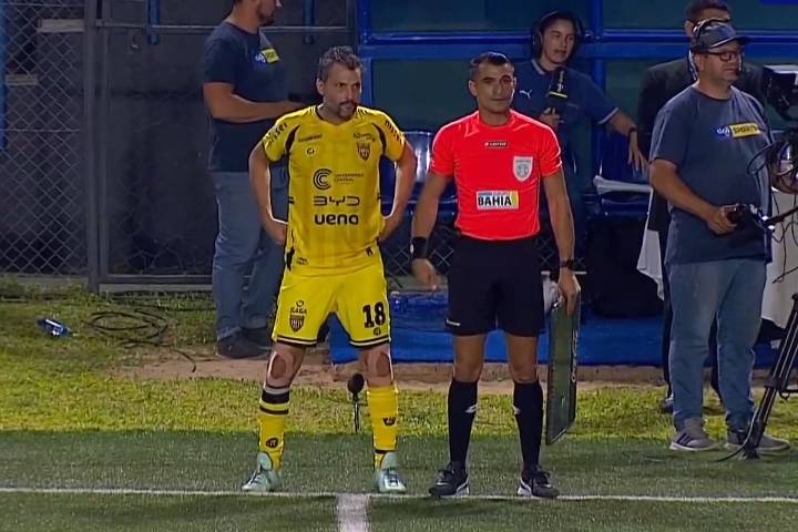 “Estoy lejos del figuretismo”. Batió un récord de edad al jugar a los 51 años, pero hay controversia: es el presidente de un club