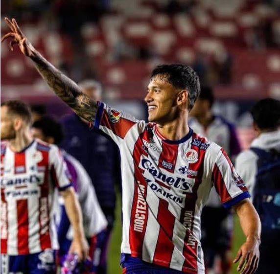 Eduardo Águila podría llegar a las Chivas