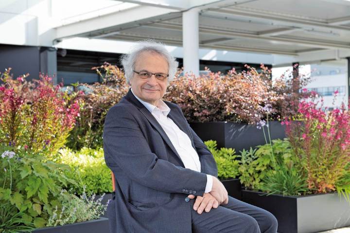 "Hemos pasado de las divisiones ideológicas a las identitarias": entrevista con Amin Maalouf