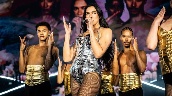 Riquelme invitó a Dua Lipa al Superclásico, pero la cantante tuvo un gesto con River y hay polémica