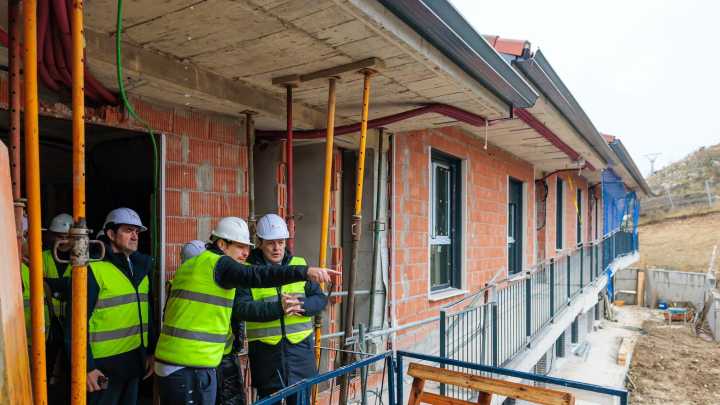 Mañueco desafía a la ministra de Vivienda y le reclama 306 millones para Castilla y León