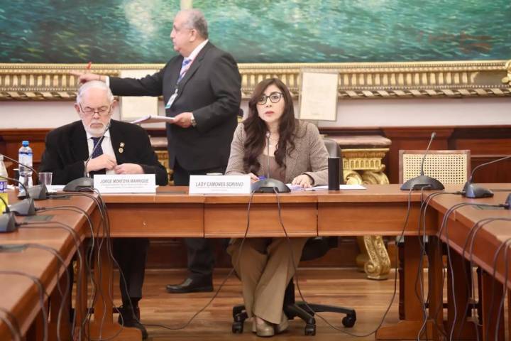 Congreso: aprueban informe final que acusa a Martín Vizcarra y Pilar Mazzetti
