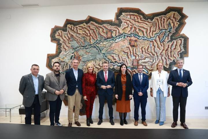 Convenio entre Aljarafesa y CHG para reforzar el abastecimiento de agua en el Aljarafe