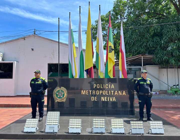 Autoridades recuperan 7 reflectores hurtados en Neiva