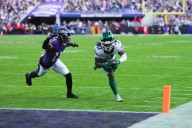 Jets lose grip after halftime, drop another one against Ravens as they clinch 10th straight losing season