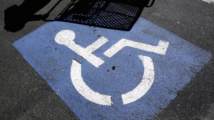 Florida law letting pregnant women use accessible parking spots challenged