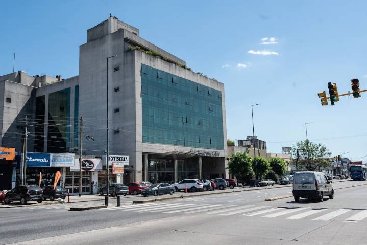 Crisis en Camioneros. Renuncias de profesionales, caos administrativo y quejas de los afiliados por la cobertura médica