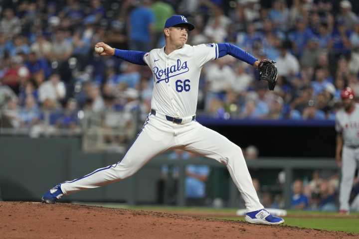 Royals avoid arbitration with James McArthur