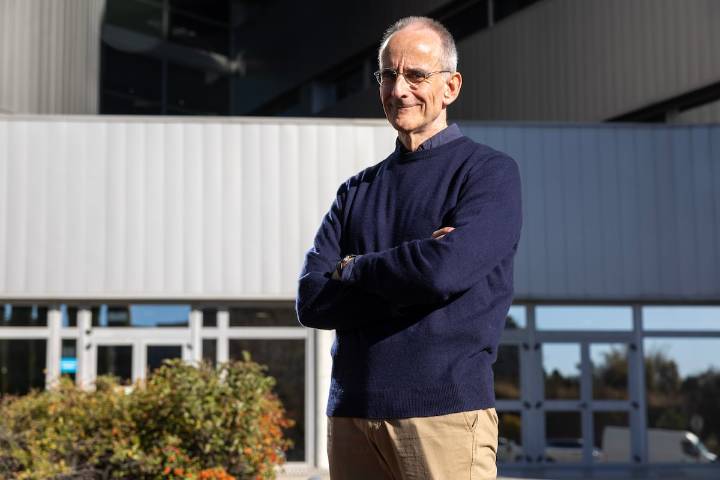 Juan Valcárcel, biólogo molecular: “Cada uno de nosotros somos una experiencia única. ¿Qué sentido tiene clonarnos?”