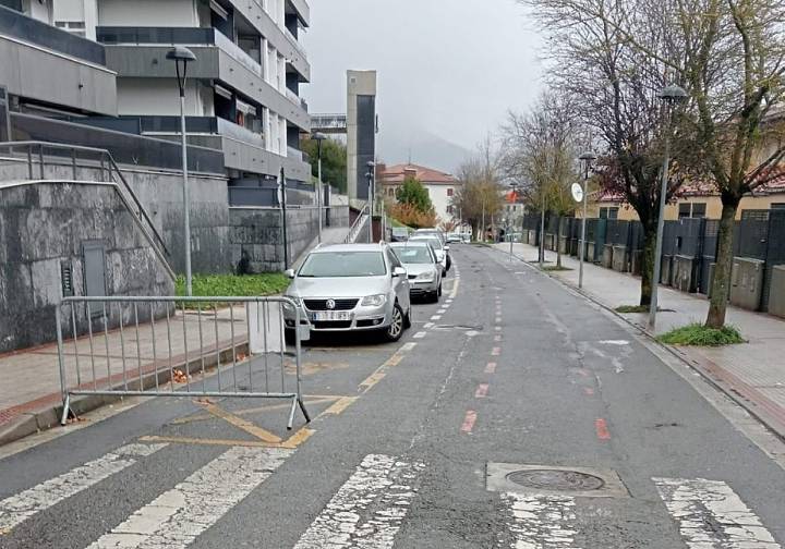 Comienzan las obras de asfaltado en el barrio Juanastegi y Azpikoetxe