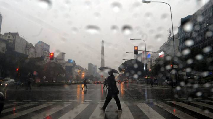 Vuelven las lluvias a Buenos Aires: a qué hora llegarían este viernes 7, según el SMN