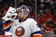 Deadspin | Hot goalies featured when Blue Jackets visit Islanders