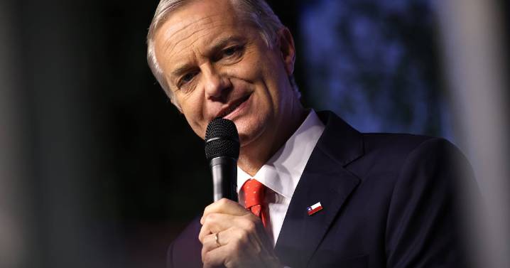 Kast responde advertencia de Vanessa Kaiser sobre “otro golpe de Estado”: “Estoy seguro que la ciudadanía va a aislar a los violentos”