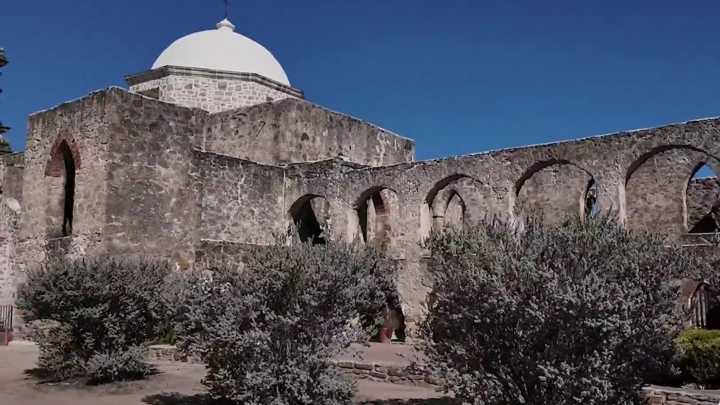 Volunteers make school field trips to Missions possible, despite government shutdown