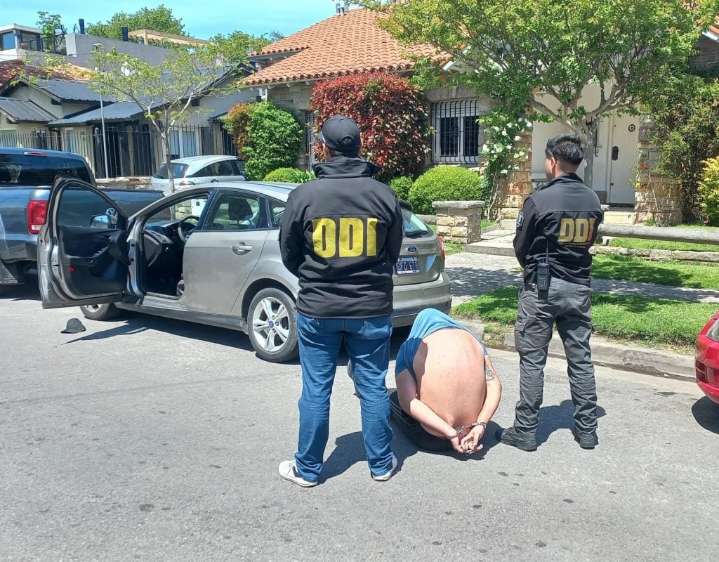 Atrapan a un ladrón que usaba inhibidores para entrar a los autos