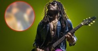 Fan le arranca las rastas a Lenny Kravitz en pleno concierto