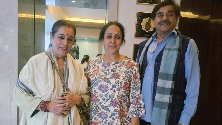 Shatrughan Sinha checks on Dharmendra after hospital discharge