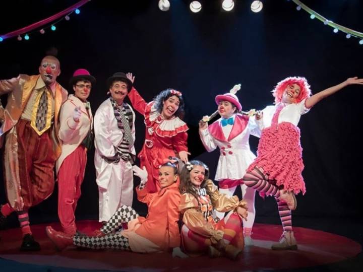 Resiste teatro negro con humor blanco