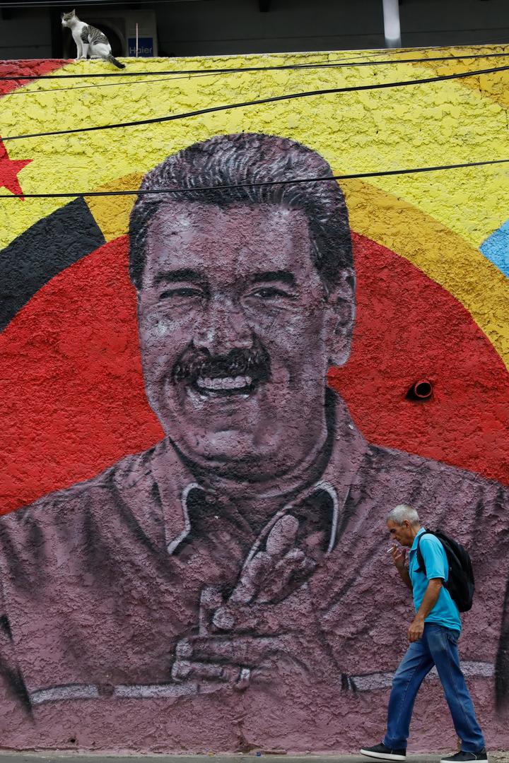 Venezuelans react as Trump floats potential diplomatic talks with Maduro