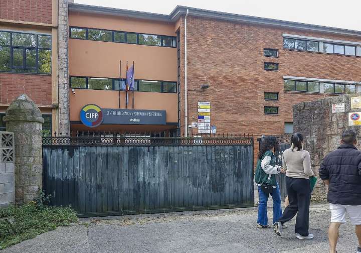La Consejería de Educación investiga una agresión a un profesor del CIFP Avilés