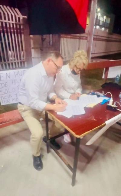 Tras irse a huelga de hambre, atiende Re…