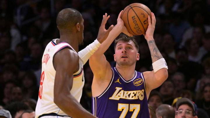Luka Doncic heated moment leads to Kris Dunn ejection in Lakers
