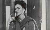 Autorretrato de Frida Kahlo rompe récords en subasta, es vendida en 5.4 mdd